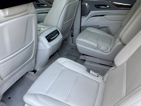 Used 2021 Cadillac Escalade Premium Luxury Platinum image 13