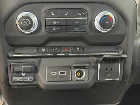 Used 2024 GMC Sierra 3500 Pro AWD/4WD image 29