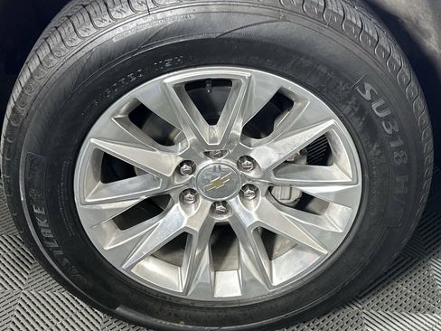 Used 2023 Chevrolet Suburban Premier image 10