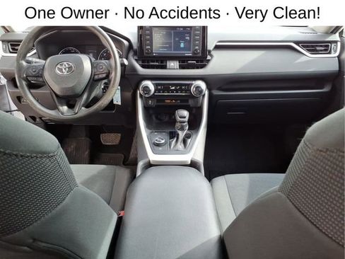 Used 2021 Toyota RAV4 LE image 21