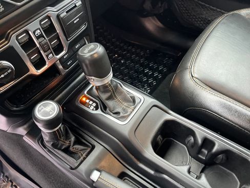 Used 2022 Jeep Wrangler Unlimited Sahara image 26