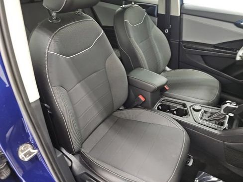 Used 2024 Volkswagen Taos SE AWD/4WD image 37