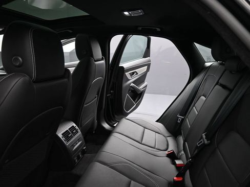 Certified 2024 Jaguar XF R-Dynamic SE AWD/4WD image 17