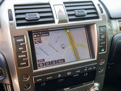 Used 2015 Lexus GX 460 w/ Premium Package AWD/4WD image 16
