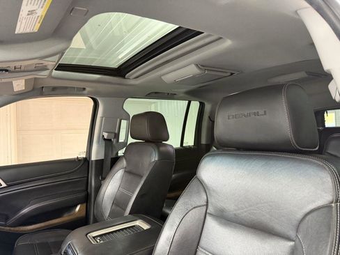 Used 2020 GMC Yukon XL Denali w/ Denali Ultimate Package AWD/4WD image 9