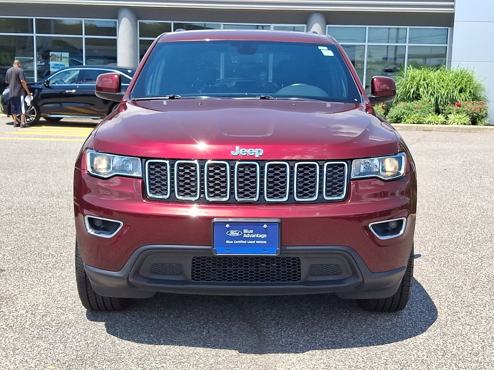 Used 2022 Jeep Grand Cherokee Laredo X AWD/4WD image 3