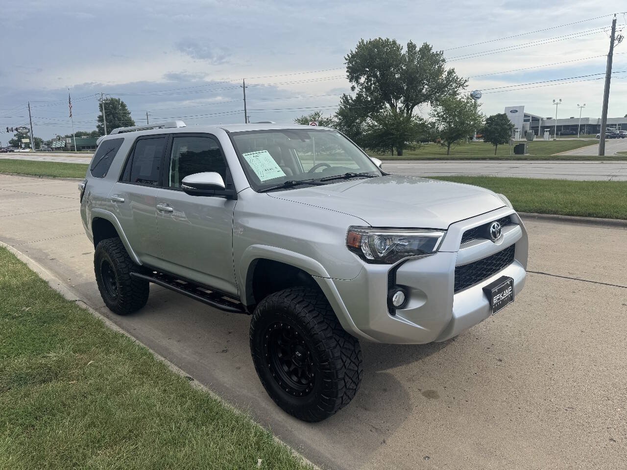 Used 2017 Toyota 4Runner SR5 Premium AWD/4WD image 7