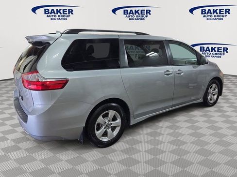 Used 2020 Toyota Sienna LE FWD image 6