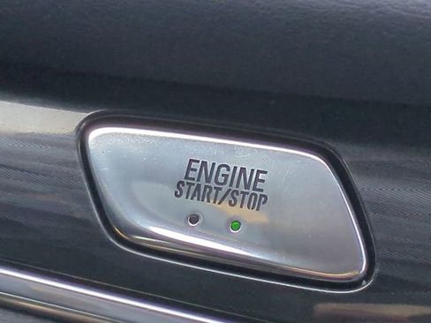 Used 2024 Buick Enclave Premium image 17