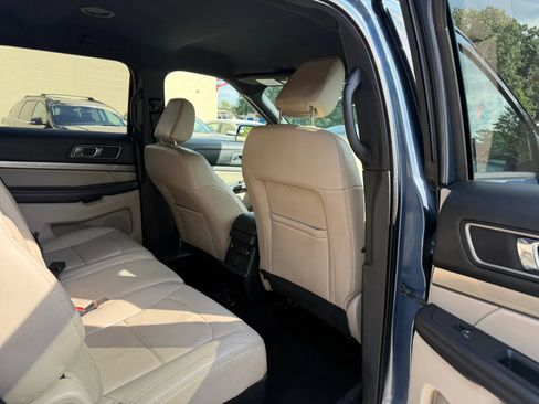 Used 2018 Ford Explorer XLT w/ Equipment Group 202A FWD image 17