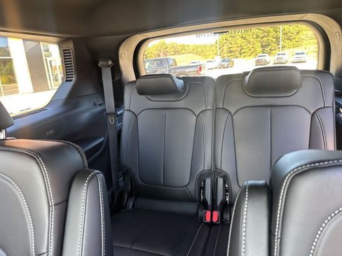 New 2025 Jeep Grand Cherokee L Limited image 23