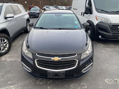 Used 2015 Chevrolet Cruze LT image 2