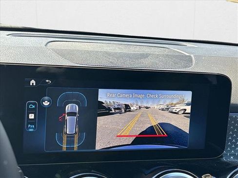 New 2025 Mercedes-Benz GLB 250 4MATIC image 13