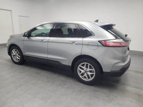 Used 2024 Ford Edge SEL image 3