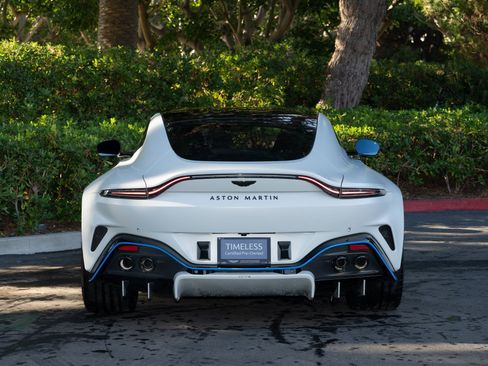 Used 2025 Aston Martin V8 Vantage Coupe image 5