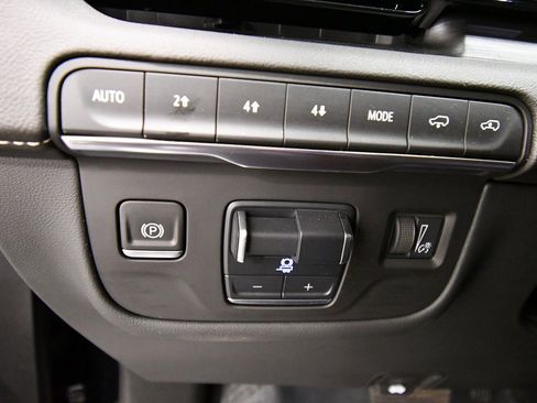 Used 2024 Cadillac Escalade Premium Luxury w/ Performance Package image 21