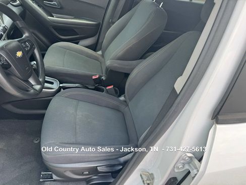 Used 2020 Chevrolet Trax LS w/ Tint and Cruise Package image 18