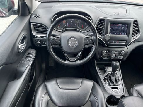 Used 2019 Jeep Cherokee Latitude Plus image 9