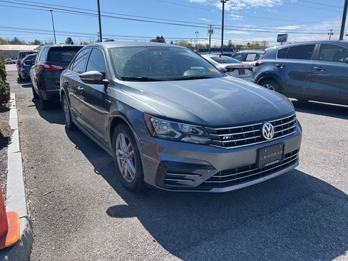 Used 2018 Volkswagen Passat 2.0T R-Line FWD image 3