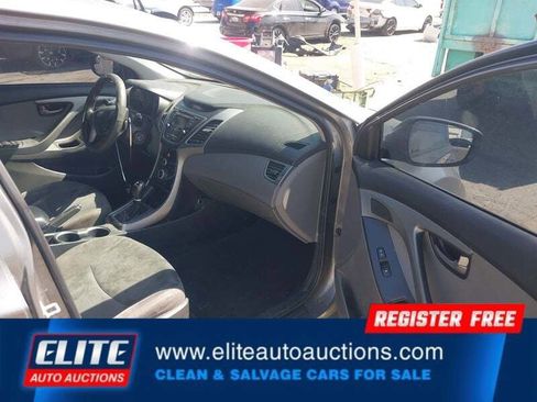 Used 2014 Hyundai Elantra SE image 10