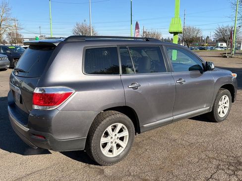 Used 2012 Toyota Highlander SE image 3