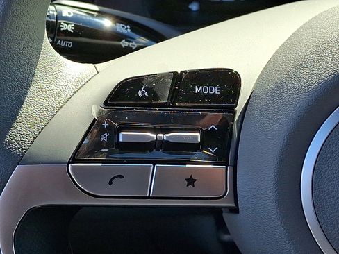 Certified 2025 Hyundai Elantra SE image 20