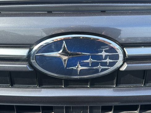 Used 2025 Subaru Forester Premium image 44