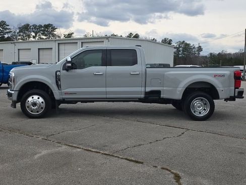 Used 2025 Ford F450 Lariat w/ Lariat Ultimate Package image 2