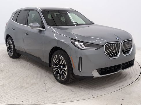 Used 2025 BMW X3 xDrive30i w/ Premium Package image 7