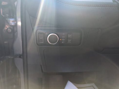 Certified 2025 Ford Explorer Active AWD/4WD image 20