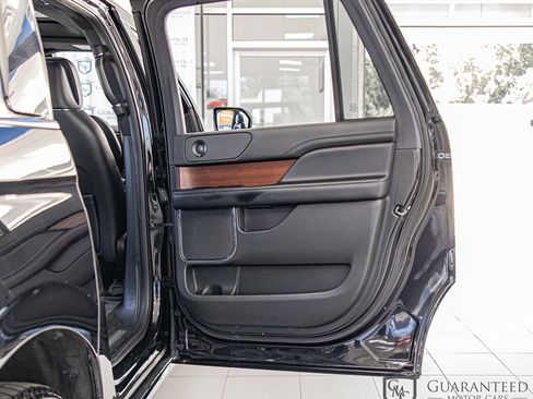 Used 2021 Lincoln Navigator L Reserve AWD/4WD image 41