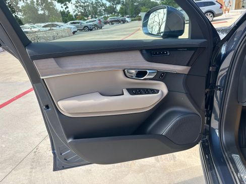 Used 2026 Volvo XC90 B6 Plus w/ Protection Package Premier image 19