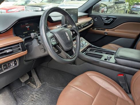 Used 2023 Lincoln Aviator Reserve w/ Equipment Group 201A image 10