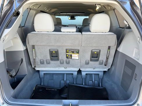 Used 2020 Toyota Sienna XLE image 15