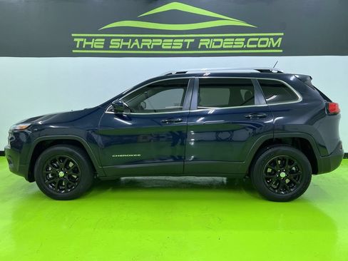 Used 2016 Jeep Cherokee Latitude AWD/4WD image 6
