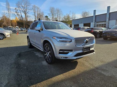 Used 2025 Volvo XC90 B6 Core w/ Protection Package Premier image 8