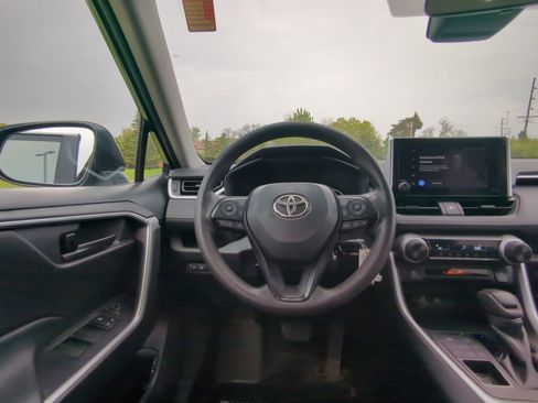 Used 2023 Toyota RAV4 LE AWD/4WD image 21