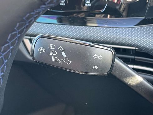 Used 2024 Volkswagen Golf R 2.0T (DSG) image 12