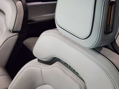 Used 2023 Rivian R1S Adventure AWD/4WD image 27
