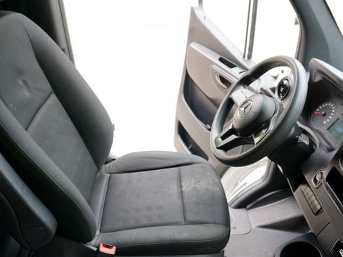 Used 2019 Mercedes-Benz Sprinter 1500 image 19