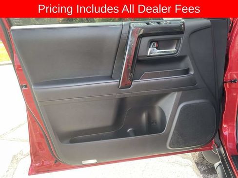 Used 2021 Toyota 4Runner Venture w/ Moonroof Package AWD/4WD image 17
