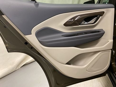 Used 2024 GMC Terrain Denali w/ Denali Premium Package image 12