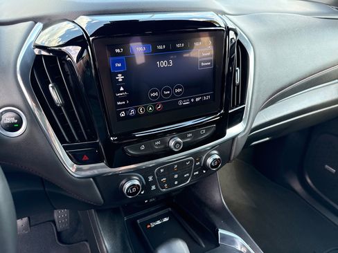 Used 2023 Chevrolet Traverse RS AWD/4WD image 18