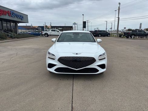 Used 2025 Genesis G70 2.5T image 9