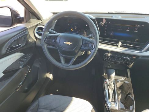 Used 2024 Chevrolet Trax LT image 15