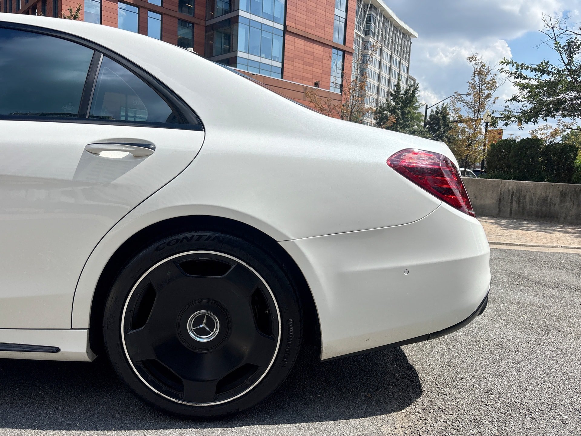 Used 2018 Mercedes-Benz S 560 4MATIC Sedan image 29