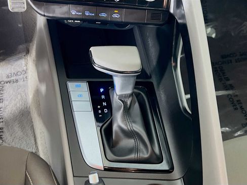 Certified 2026 Hyundai Elantra Sport FWD image 17