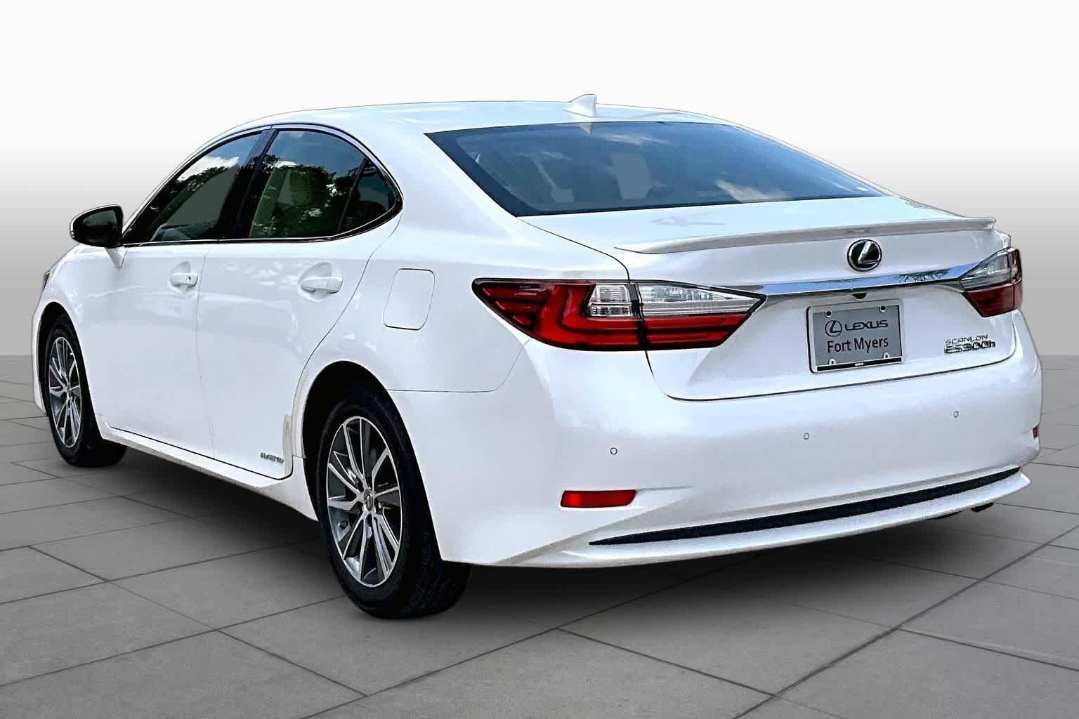 Used 2018 Lexus ES 300h w/ Luxury Package FWD image 10