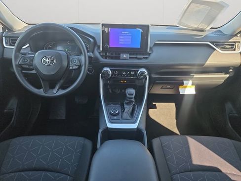 Used 2025 Toyota RAV4 XLE AWD/4WD image 17