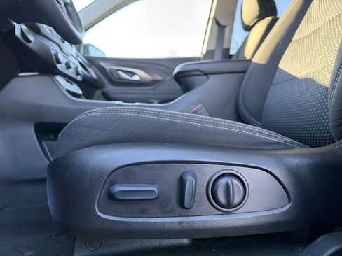 Used 2022 GMC Terrain SLE w/ Driver Convenience Package image 25